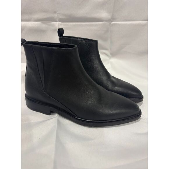 Via Spiga Women's Emelin Weatherproof Chelsea Boots Black Leather Size US 5 39 - Picture 2 of 7